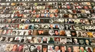 Hüzün ve hatıra yan yana