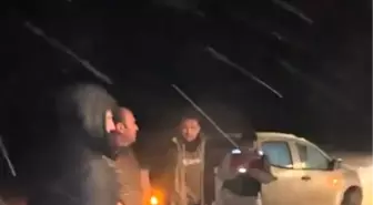 Karda mahsur kalan 4 vatandaş 3 saatlik zorlu çalışmayla kurtarıldı