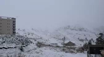 Bolu'da Kartalkaya'da Kar Yağışı