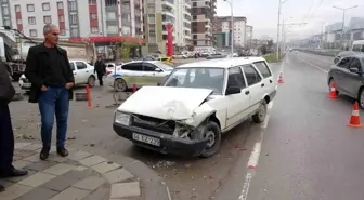 Malatya'da iki otomobil çarpıştı: 2 yaralı