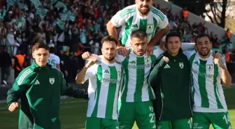 Muğlaspor, Batman Petrolspor'u 2-0 yenerek zirve yarışında iddialı