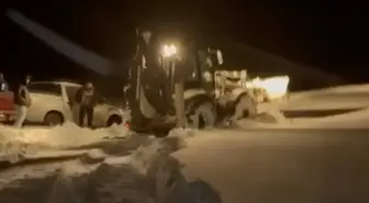 Off-road yaparken dağ yolunda mahsur kalan 4 kişi, 3 saatte kurtarıldı