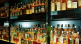 Suudi Arabistan'da zenginlere alkol izni! Tek şart maaş bordrosu