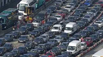 Trafikte 10 dakika kalana devlet otoyol geçiş ücretini geri ödeyecek