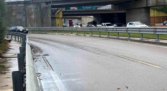 Yağışlı havada bariyere çarpan motosikletin sürücüsü hayatını kaybetti
