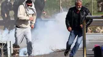 Yunanistan'ın Girit Adası'nda çiftçiler havalimanını basıp polisle çatıştı