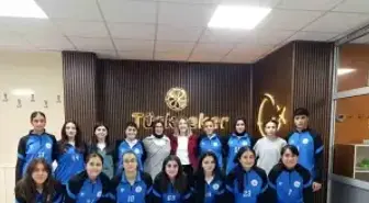 Ağrı'da kadın futbol takımına moral yemeği