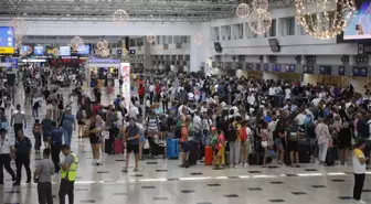 Antalya Havalimanı'nda 'kasım' trafiği; 1,7 milyon yolcuya hizmet verildi