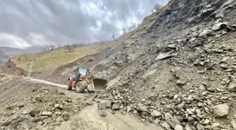 Batman'da heyelan nedeniyle kapanan yollar açıldı