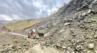 Batman'da şiddetli yağışlarla birlikte bazı köy ve mezra yolları ulaşıma kapandı