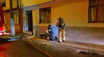 Bursa'da 3 katlı binanın çatısında çıkan yangın söndürüldü