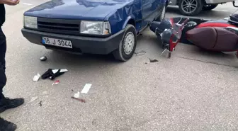 Bursa'da otomobile çarpan motosikletli ağır yaralandı