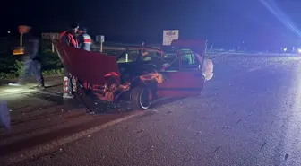 Çanakkale'de otomobilin motosiklete çarpması sonucu 3 kişi yaralandı