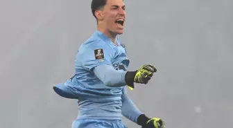 Galatasaray'la da anılıyordu! Eski Fenerbahçeli Berke Özer hangi takımı tuttuğunu açıkladı