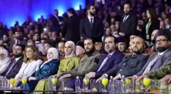 Halep saldırısının sembolü Ümran bebek, Esad'ın kaçtığı Sarayda konuştu