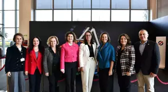 Kadının Güçlenmesi Bursa Platformu üyeleri, Oyak Renault'da buluştu