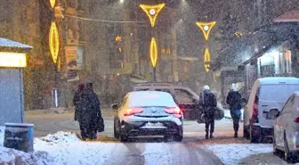 Kars'ta kar yağışı etkili oluyor