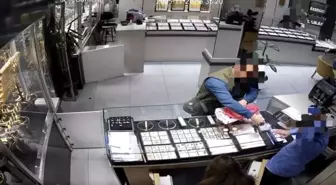 Komşusunun 4 milyon liralık ziynet eşyasını çaldı, 288 saatlik kamera kaydı izlenerek yakalandı