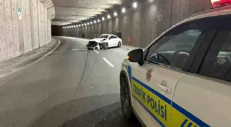 Alkollü sürücünün karıştığı kazada lüks otomobil pert oldu