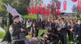 Beşiktaş'taki terör saldırısında şehit düşenler için anma töreni