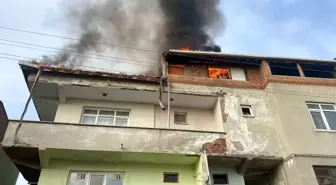 Çatı katı alev topuna döndü