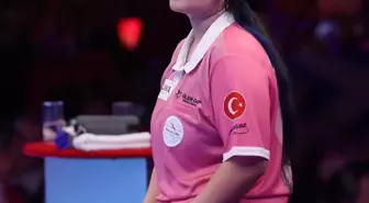 Denizli'nin gururu Zehra Gemi dartta dünyanın zirvesinde