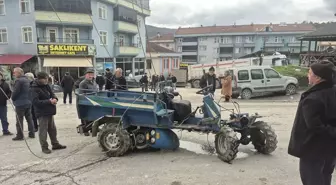 Düzce'de park halindeyken freni boşalan tır, 4 araç ile marketin duvarına çarptı