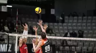 Eczacıbaşı Dynavit, 5 setlik mücadeleden galip ayrıldı