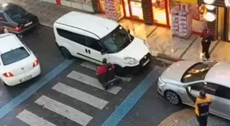 Engelli, yaya geçidine park edilen araç yüzünden kaldırıma çıkamadı; sürücüye ceza yazıldı