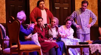 'Fatih'te Bir Konak' tiyatro oyununun prömiyeri yapıldı