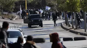 Filistin topraklarını gasbeden bir İsrailli, Batı Şeria'da yabancı bir aktivisti araçla ezdi