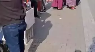 Kadınlar saç başa kavgaya tutuştu: O anlar kamerada