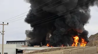 Kırıkkale OSB'de bir fabrikada çıkan yangına müdahale ediliyor