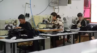 Kırköy beldesinde açılan tekstil fabrikası gençlere iş kapısı oldu