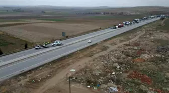 Maddi hasarlı kaza kara yolunu tek yönlü ulaşıma kapattı