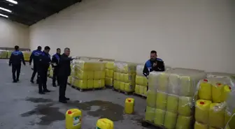 Ayçiçek yağlarına su karıştırmışlar! Tam 3 bin 650 bidon ele geçirildi