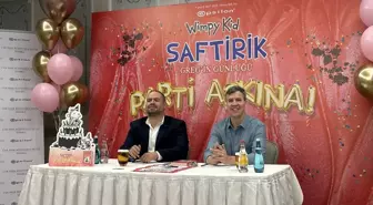 'Saftirik Greg'in Günlüğü' serisinin yazarı Jeff Kinney, çocuk edebiyatı hakkında konuştu
