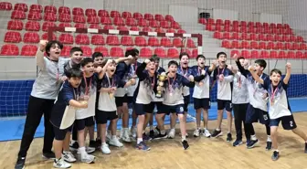 Talas 75. Yıl Mühibe Germirli Ortaokulu'ndan çifte şampiyonluk