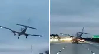 Uçak otoyolda seyir halindeki arabanın üzerine düştü