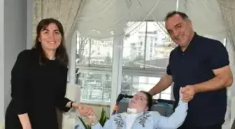 Yatağa bağımlı lizensefali hastası kızlarına ömürlerini adadılar