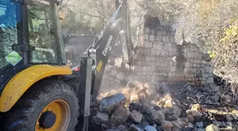 Adana'da evinde çıkan yangında 85 yaşındaki kadın hayatını kaybetti