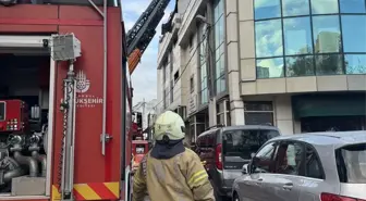 Ataşehir'de otelin çatı katında çıkan yangın söndürüldü