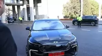 Bakan Kacır bütçe görüşmelerine Togg'un yeni modeli T10F ile geldi