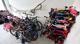 Başkentte toplu taşıma araçlarında unutulan eşyalar sahiplerini bekliyor