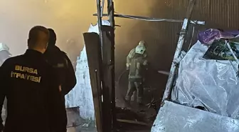 Bursa'da barakada çıkan yangında 1 kişi dumandan etkilendi