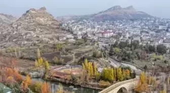 Diyarbakır'da öğrenciler tarihi mekanları ve doğal güzellikleri yerinde resmediyor