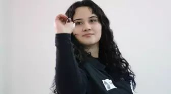 Dünya şampiyonu Zehra Gemi, dart sporunda yeni zaferler için hazırlanıyor