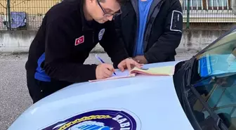 Düzce'de çevreyi kirlettiği tespit edilen kişiye kirlettiği alan temizlettirildi