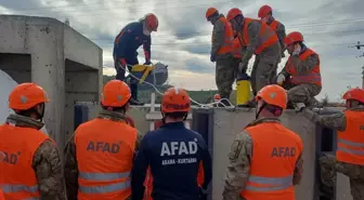 Edirne'de AFAD ekiplerince askeri personele arama kurtarma eğitimi verildi