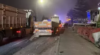 Eskişehir'de tır ile servis minibüsünün çarpışması sonucu 9 kişi yaralandı